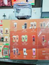 “นมชมพู 1 แถม 1” ที่บาวคาเฟ่ สาขาบางแสน