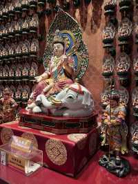 Discover the Majestic Buddha Tooth Relic Temple in Singapore 