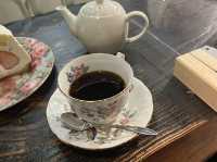 ☕【東京・新宿 コーヒー凡】旅の道中に出会う、“大人レトロ”なご褒美喫茶時間