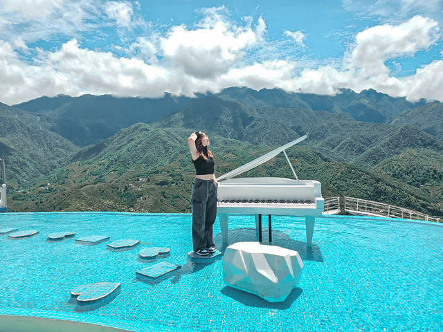 🌄 Moana Café Sapa – Coffee with a View (and a Lot of Photo Ops!) ☕📸