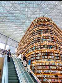 📚ソウル・ピョルマダン図書館｜星のような本と光に包まれる、夢みたいな空間