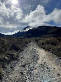 🏔 Tongariro Alpine Crossing｜北島最震撼的火山地貌健行路線，一日走過中土世界 
