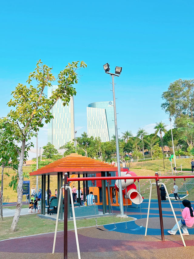 Golden Hour & Glistening Forehead – Briskwalk Diaries at Central Park IOI Putrajaya 