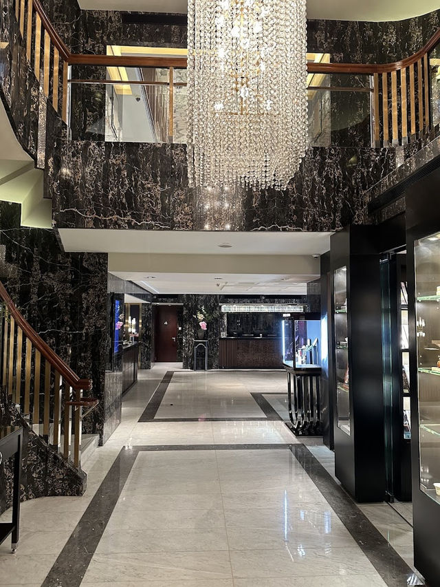 Mandarin Oriental Hong Kong, Timeless Luxury in the Heart of Central
