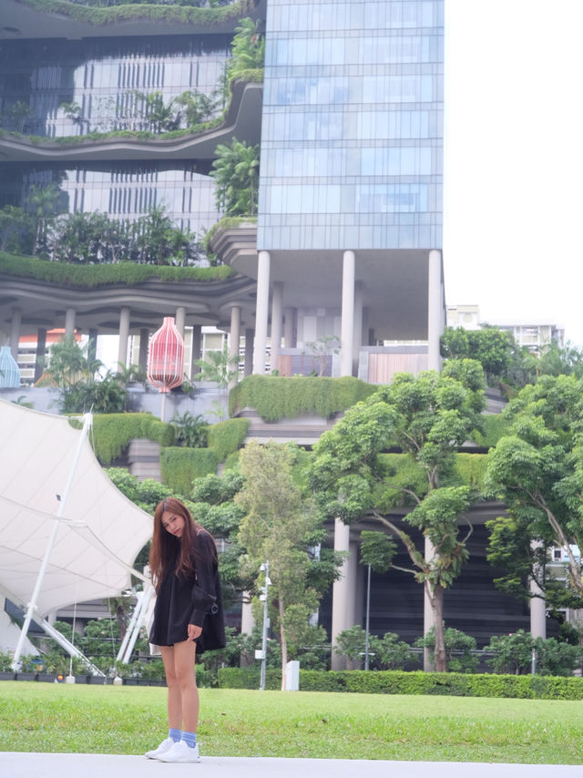 นั่งเล่นในสวน ชมตึกสวย Parkroyal ใจกลางเมือง SG