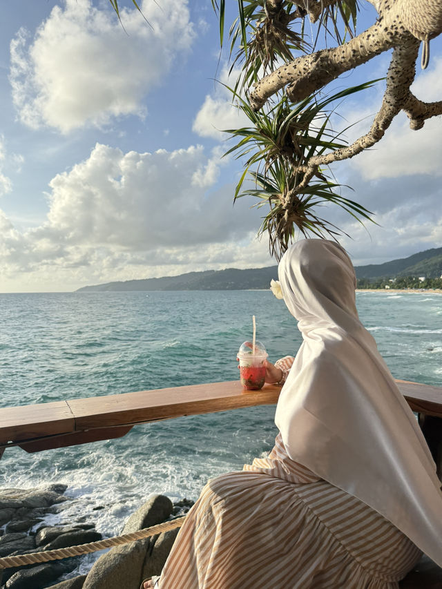 𝙏𝙝𝙚 𝘾𝙤𝙢𝙢𝙪𝙣𝙚 𝙏𝙚𝙧𝙧𝙖𝙘𝙚 & 𝘽𝙖𝙧 🍹