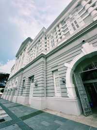 Echoes of Empire – Victoria Concert Hall & Stamford Raffles Statue