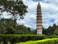 🏯☀️ Exploring the Majestic Three Pagodas of Dali (崇圣三塔)