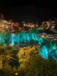 “The Luminous Waterfall of Hibiscus Town”