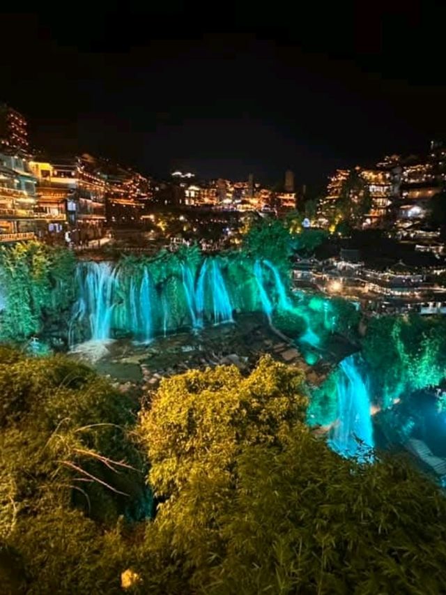 “The Luminous Waterfall of Hibiscus Town”