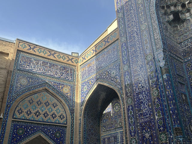 🕌【サマルカンド】の聖なる美!シャーヒ・ズィンダ廟群に魅せられて✨ 🕌【サマルカンド】の聖なる美!シャーヒ・ズィンダ廟群に魅せられて✨
