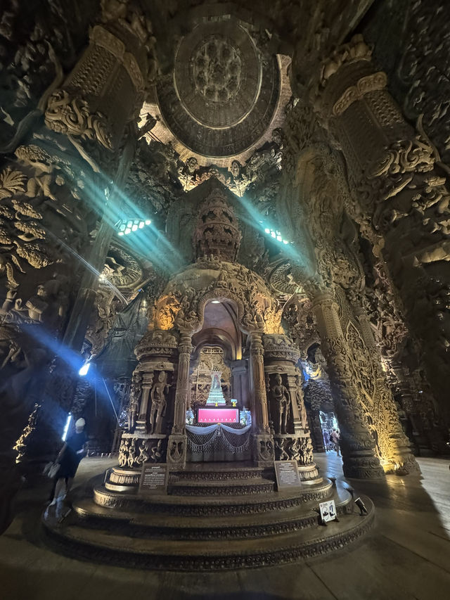 🪵 รีวิว: Sanctuary of Truth Museum