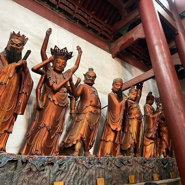 🕊️ Tranquility Amidst the Peaks — A Visit to 灵隐寺 (Lingyin Temple)