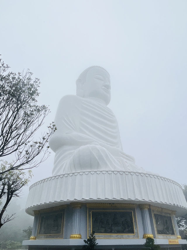 🌧️ Mist, Rain & Magic on Ba Na Hills – Danang’s Dreamlike Mountain