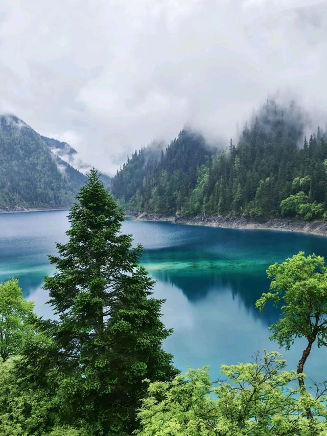 Jiuzhaigou Wonders: Beautiful Nature’s Masterpiece in Sichuan