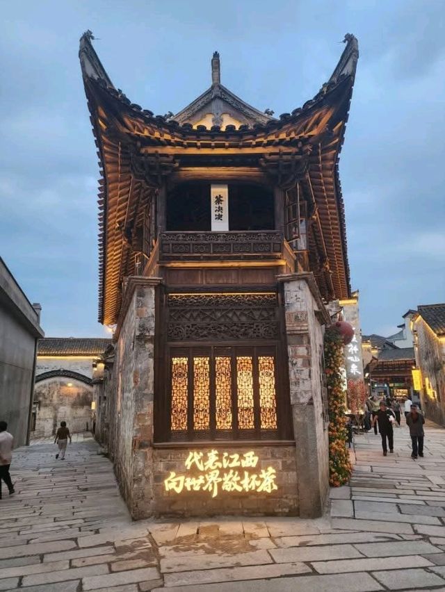 “Cliffside Harmony: Wuyuan’s Hui‑Style Living Legacy”