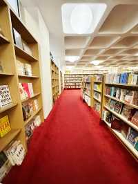 本の海に浸る午後──Austin Chase Coffee × BookXcessで見つけた秘密の読書カフェ