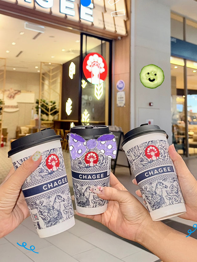 พักช้อป แวะจิบชาเกร๋ ๆ ที่ Chagee Aman Central☕️👇