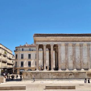 Mengagumi Keindahan Abadi Maison Carrée