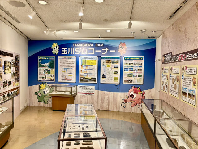 田沢湖駅 森と遺跡の展示室🚉🌿 站內發現考古驚喜！