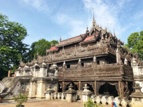 參觀緬甸傳統藝術，百年柚木老屋