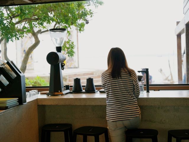 W Coffee House คาเฟ่ติดทะเลย่านบางแสน W Coffee House คาเฟ่ติดทะเลย่านบางแสน