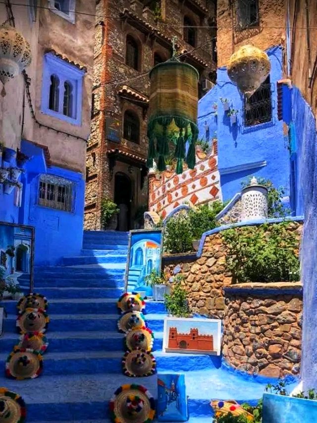 Wandering the Blue Alleys – The Magic of Chefchaouen 💙