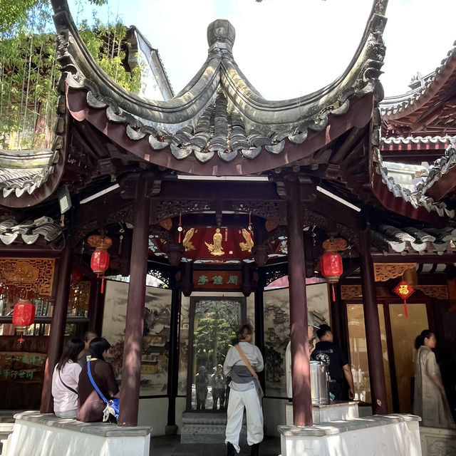 🔔 Hanshan Temple — Bells Beyond the City Walls 🔔 Hanshan Temple — Bells Beyond the City Walls