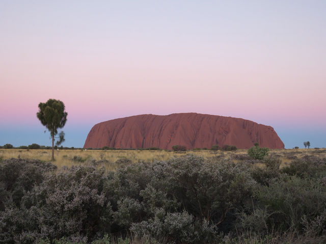 鳥魯魯(Uluru)的日與夜:澳洲之心的三種玩法 鳥魯魯(Uluru)的日與夜:澳洲之心的三種玩法