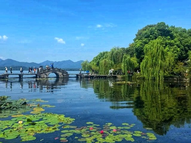 🌅 West Lake, Hangzhou – A Living Chinese Poem