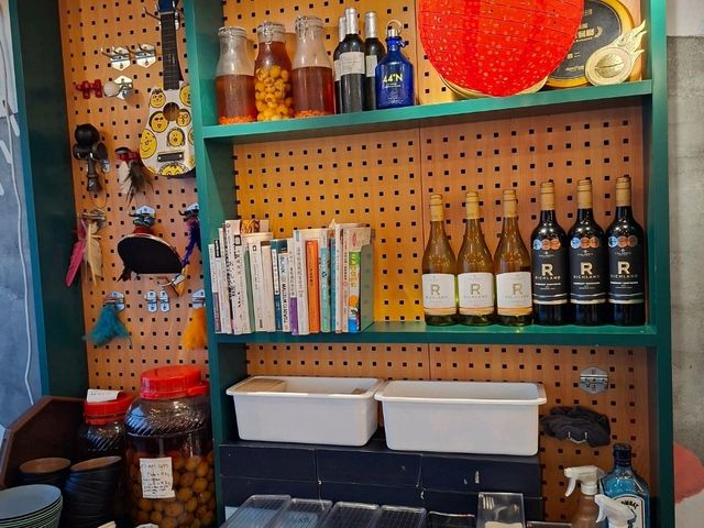 ✨️高人氣蟲二咖啡店💞享受下午茶時光☕️飲咖啡睇書文青生活💯 ✨️高人氣蟲二咖啡店💞享受下午茶時光☕️飲咖啡睇書文青生活💯