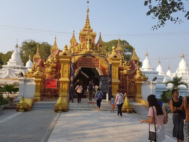 Su Taung Pyi Pagoda