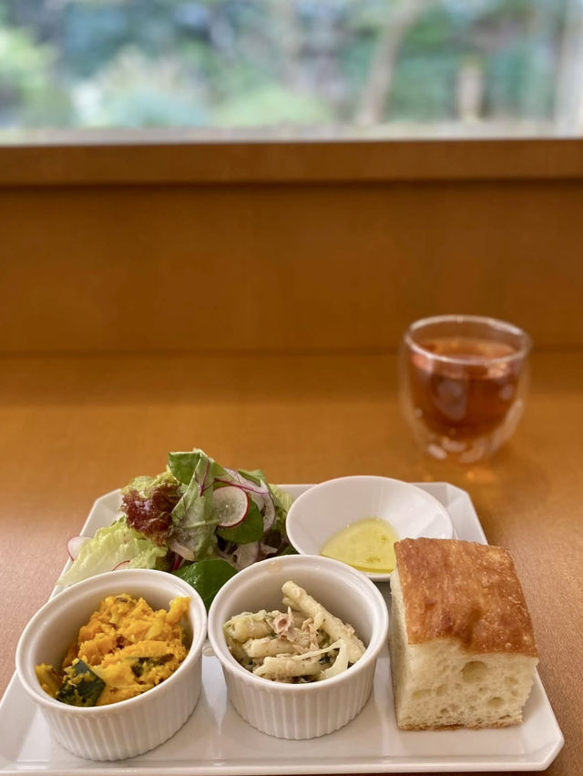 🍃 Art, Garden Views & French-Inspired Flavors at Café Dining SA FU