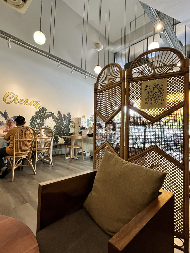 🍰KLのオシャレカフェで贅沢ブレイク｜Creem Artisan @ Ampang