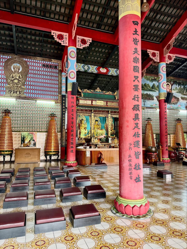 Peaceful Reflections at Puh Toh Si Temple, Kota Kinabalu Peaceful Reflections at Puh Toh Si Temple, Kota Kinabalu