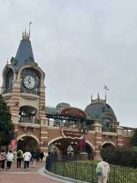 入園瞬間樂園氛圍滿分🥰