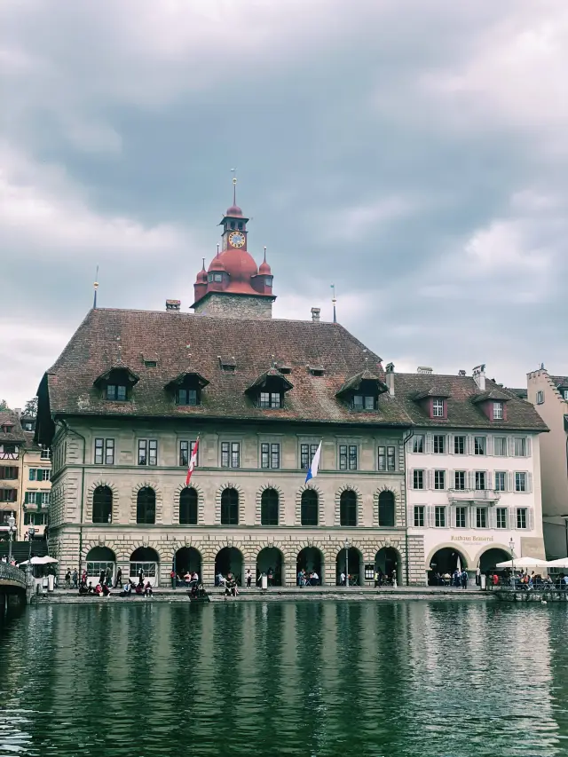 🌉 Lucerne: Charming at Chapel Bridge