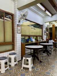 ร้านหมูสะเต๊ะ🐷ที่อร่อยและอยู่มานานหลายปี