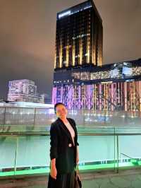 ชวนมา Check in แยกปทุมวัน สีสันบางกอก