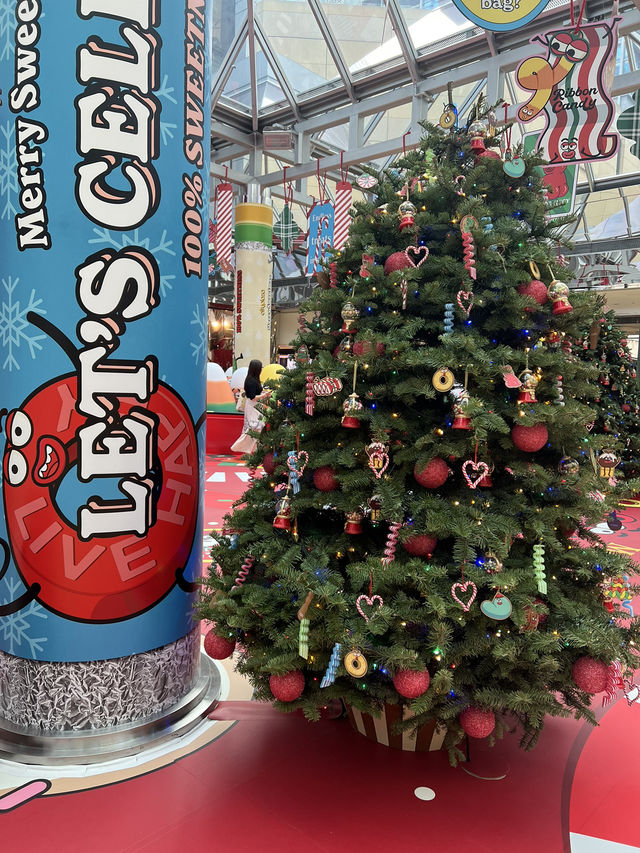 香港太古城中心化身聖誕糖果樂園😯仲送熊仔笑笑糖掛飾? 香港太古城中心化身聖誕糖果樂園😯仲送熊仔笑笑糖掛飾?