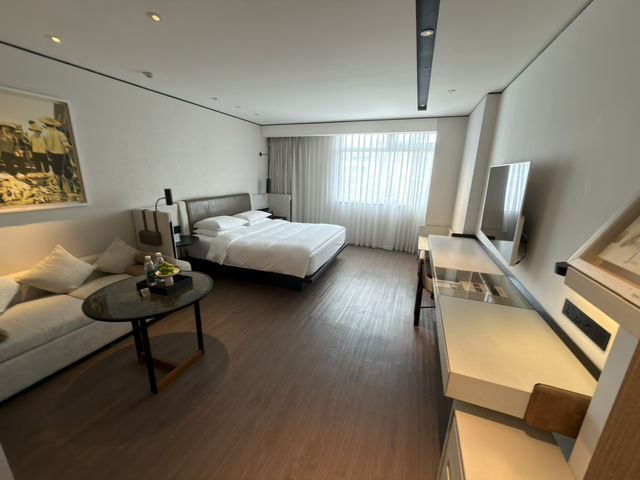 深圳木棉花酒店一晚開箱：舒適大床、大片窗景與迎賓水果