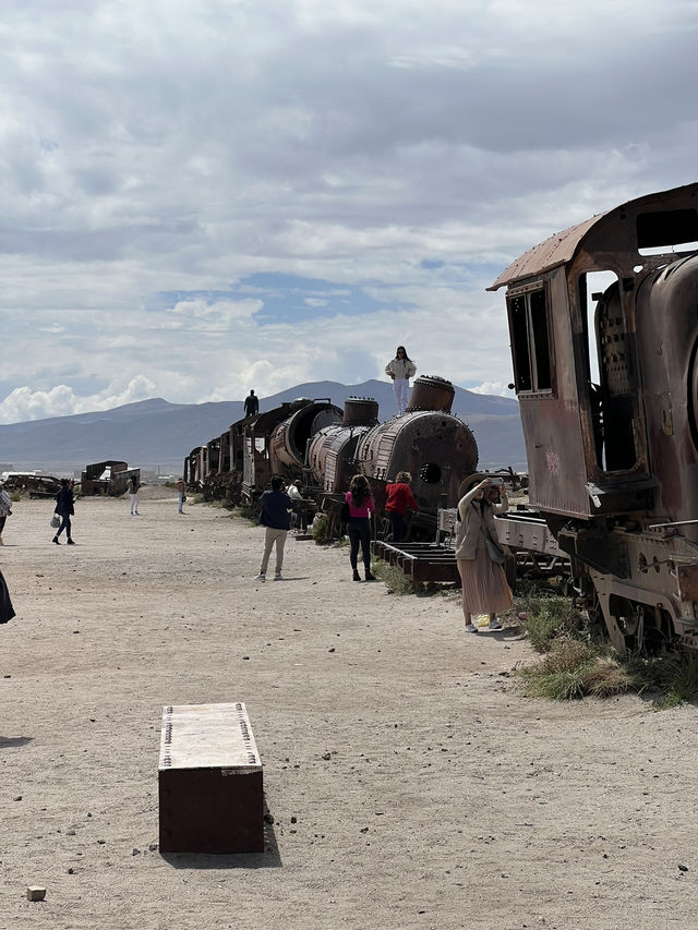 Abandoned Trains near Uyuni, Bolivia! 🇧🇴