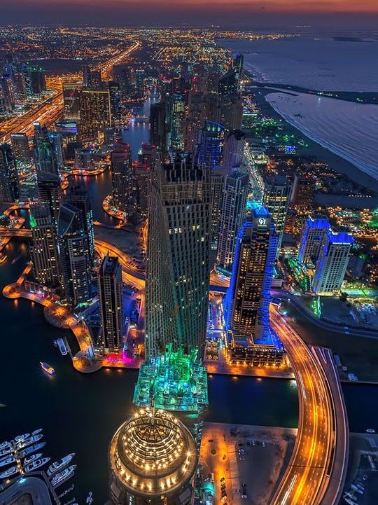 Dubai: Oasis of Modern Marvels🇦🇪