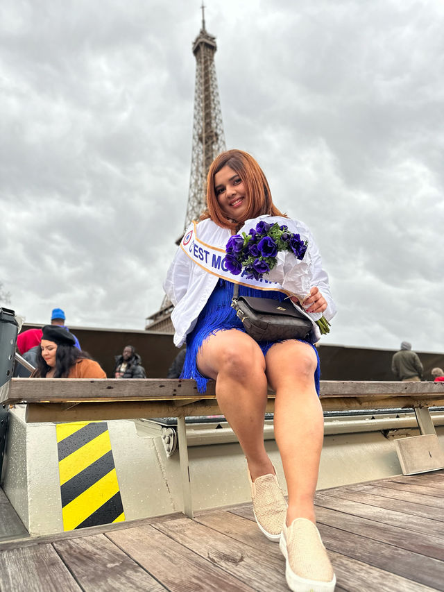 A fabulous birthday celebration on the Seine