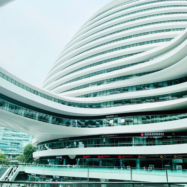FUTURISTIC SHOPPING HAVEN