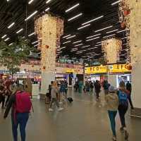 Make a connection via Schiphol during XMAS