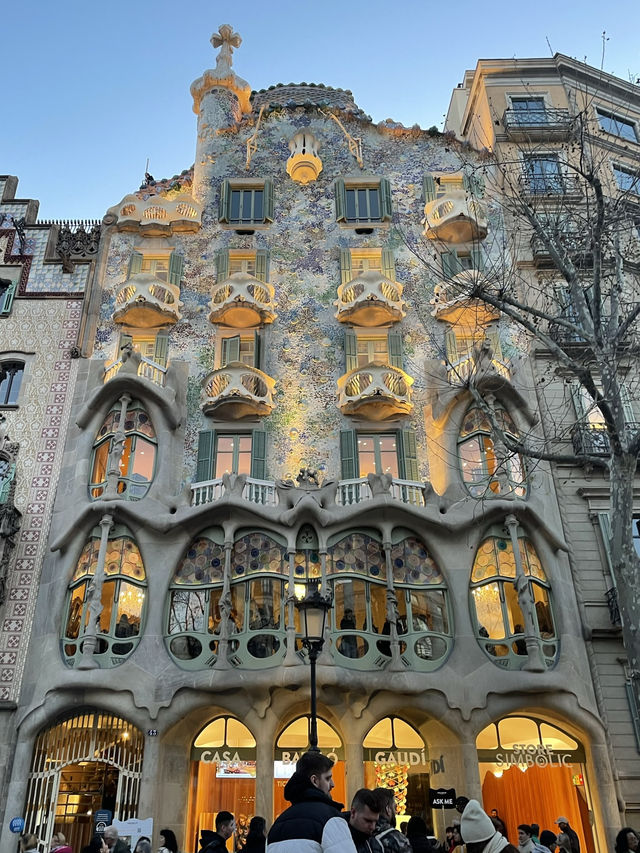 🇪🇸 Barcelona 3-Day Itinerary (Must Visit Gaudi Maaterpieces!)