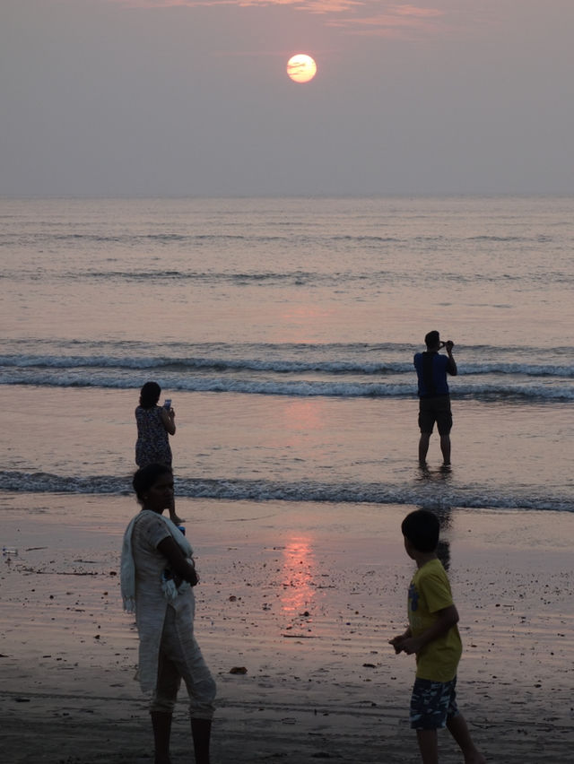 Sunset by the Beach in Goa: A Tranquil Escape