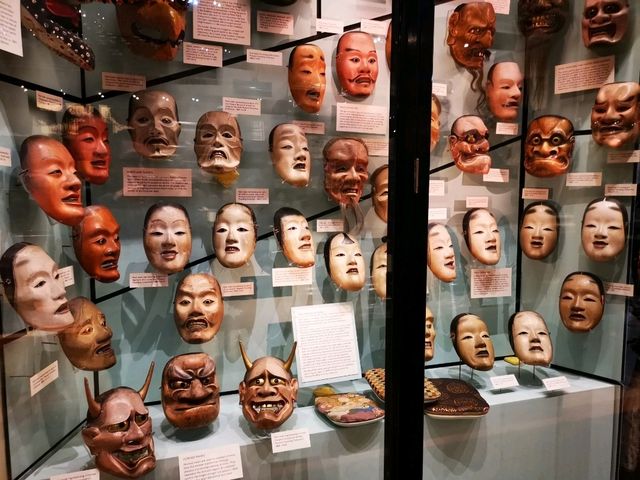 Cabinets of Curiosity: Exploring Pitt Rivers