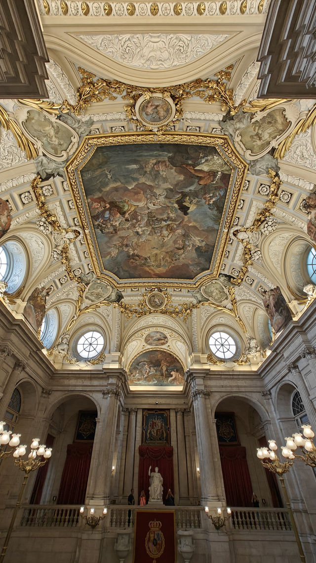 📍Palacio Real de Madrid: Royal Armory & Throne Room – A Look at Spanish Royal History